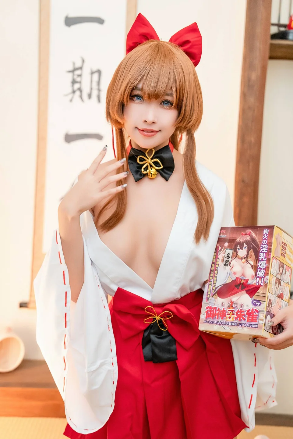 慕慕Momo_No_037_圣女狩宴_御神子朱雀_傲娇御姐全裸淫乳爆破_36P,1V_165MB tg@simisebaisi 【丝足阁】005.webp